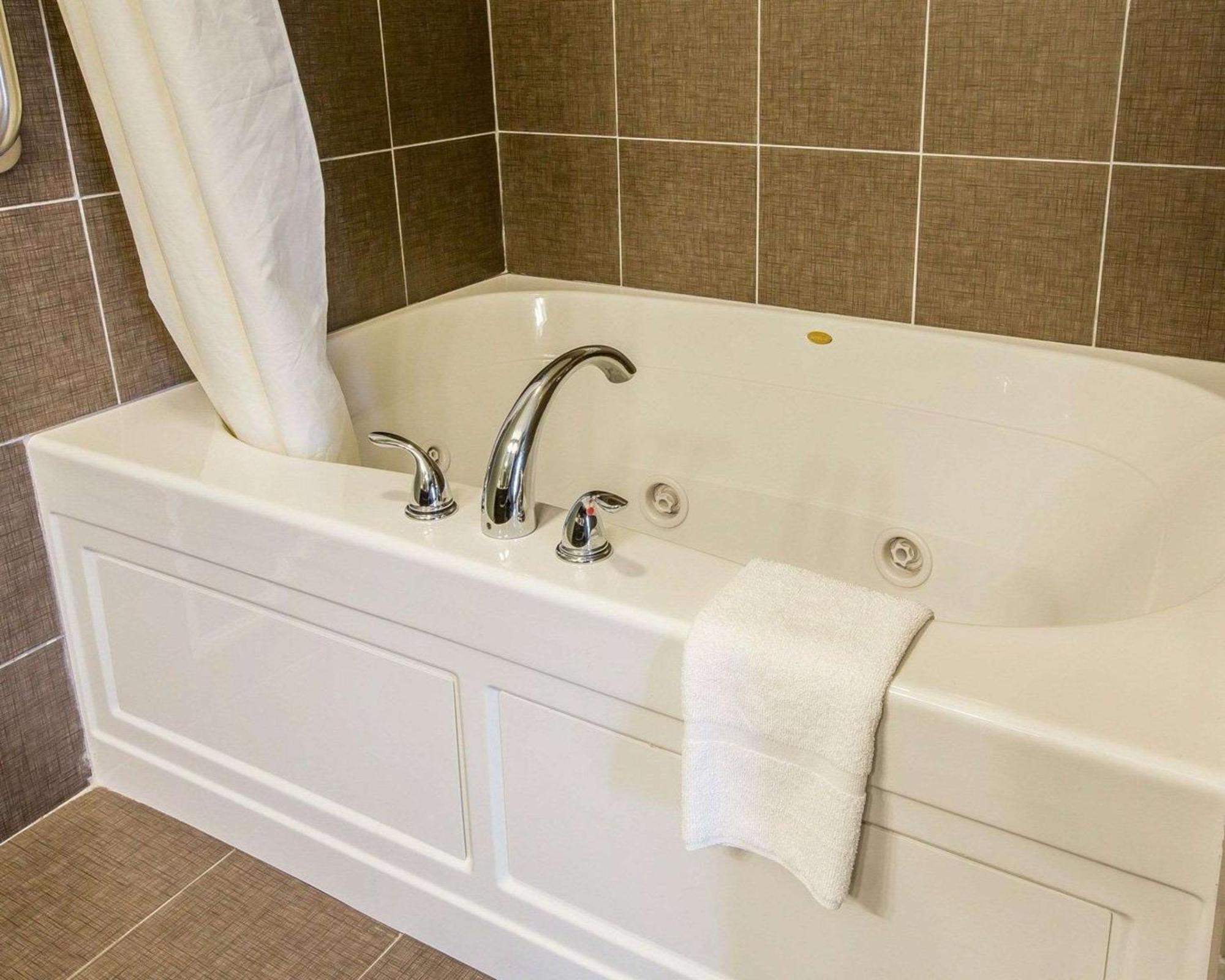Sleep Inn & Suites Queensbury - Lake George Zewnętrze zdjęcie